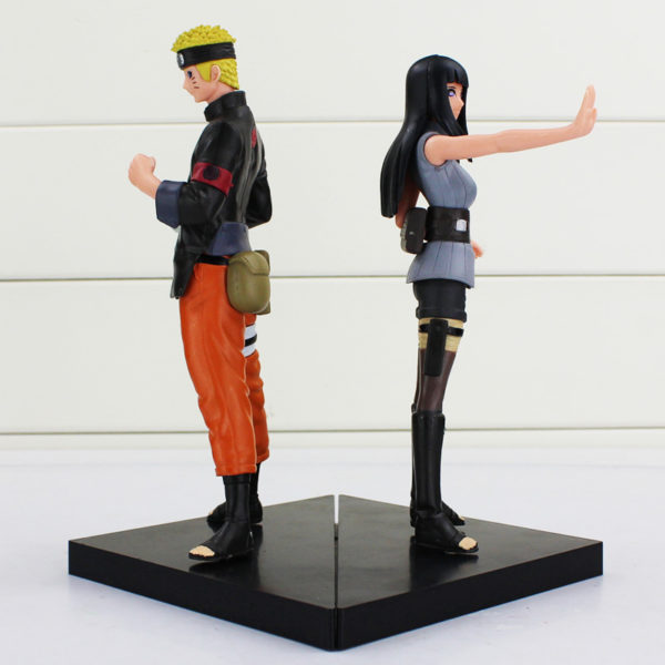 Naruto and Hinata Figure Back to back